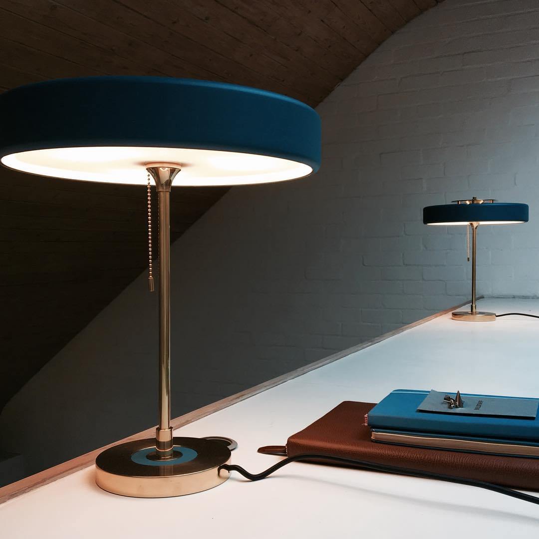 Lámpara de lectura de noche con pantalla de metal y difusor acrílico para escritorio, mesita de noche, oficina, dormitorio y decoración de estudio, interruptor de cadena, luz cálida | Thomler