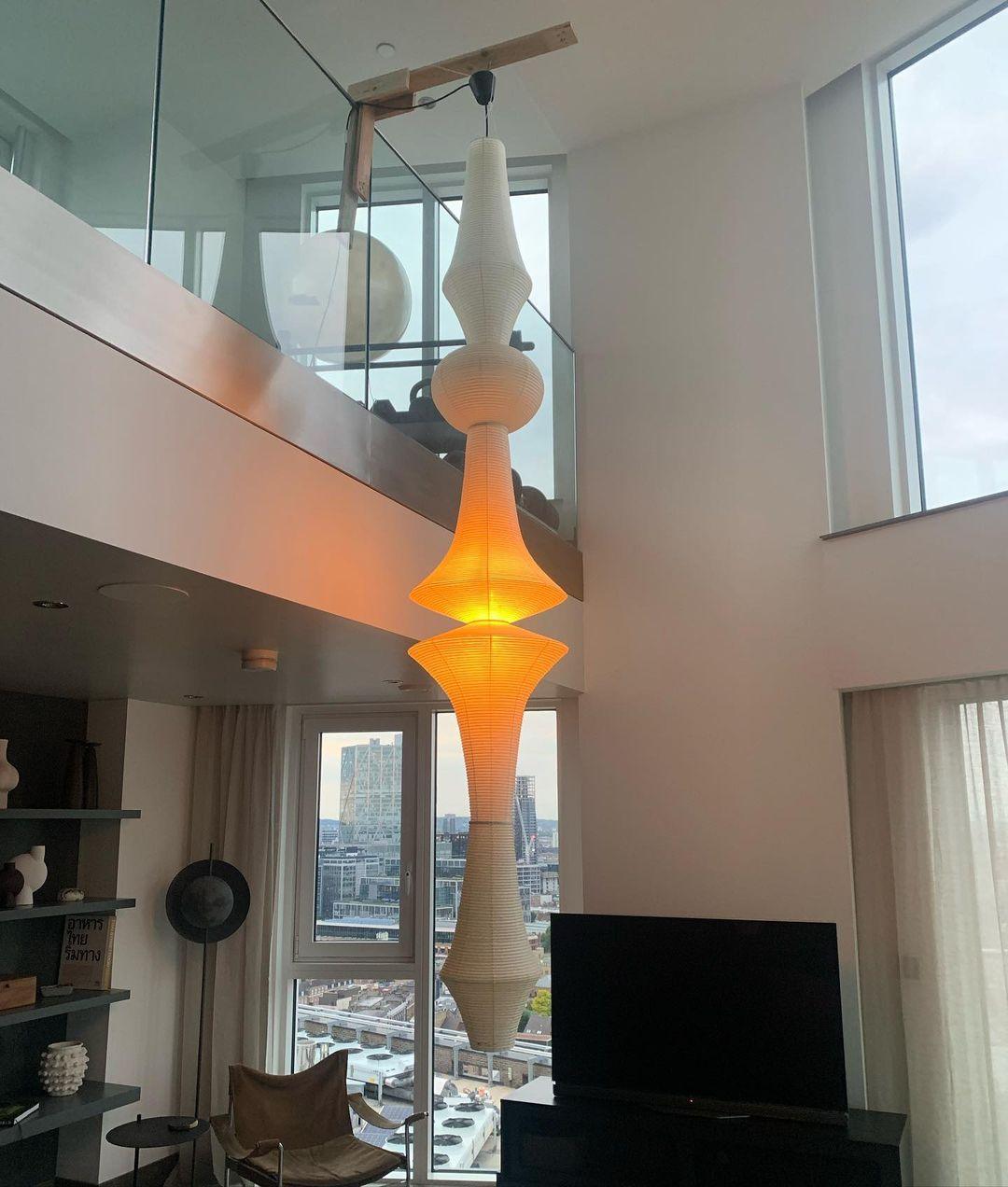 Lámpara de techo artesanal de papel con pantalla cilíndrica blanca, luminaria colgante con casquillo E26/E27 para dormitorio, sala de estar y comedor, luz ambiental moderna | Thomler