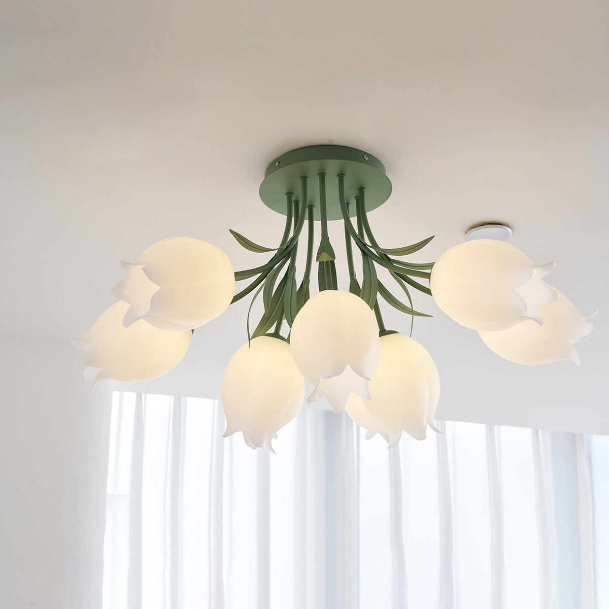 Flush Mount Floral Ceiling Light Fixture with Multi-Head LED Design for Bedroom, Living Room