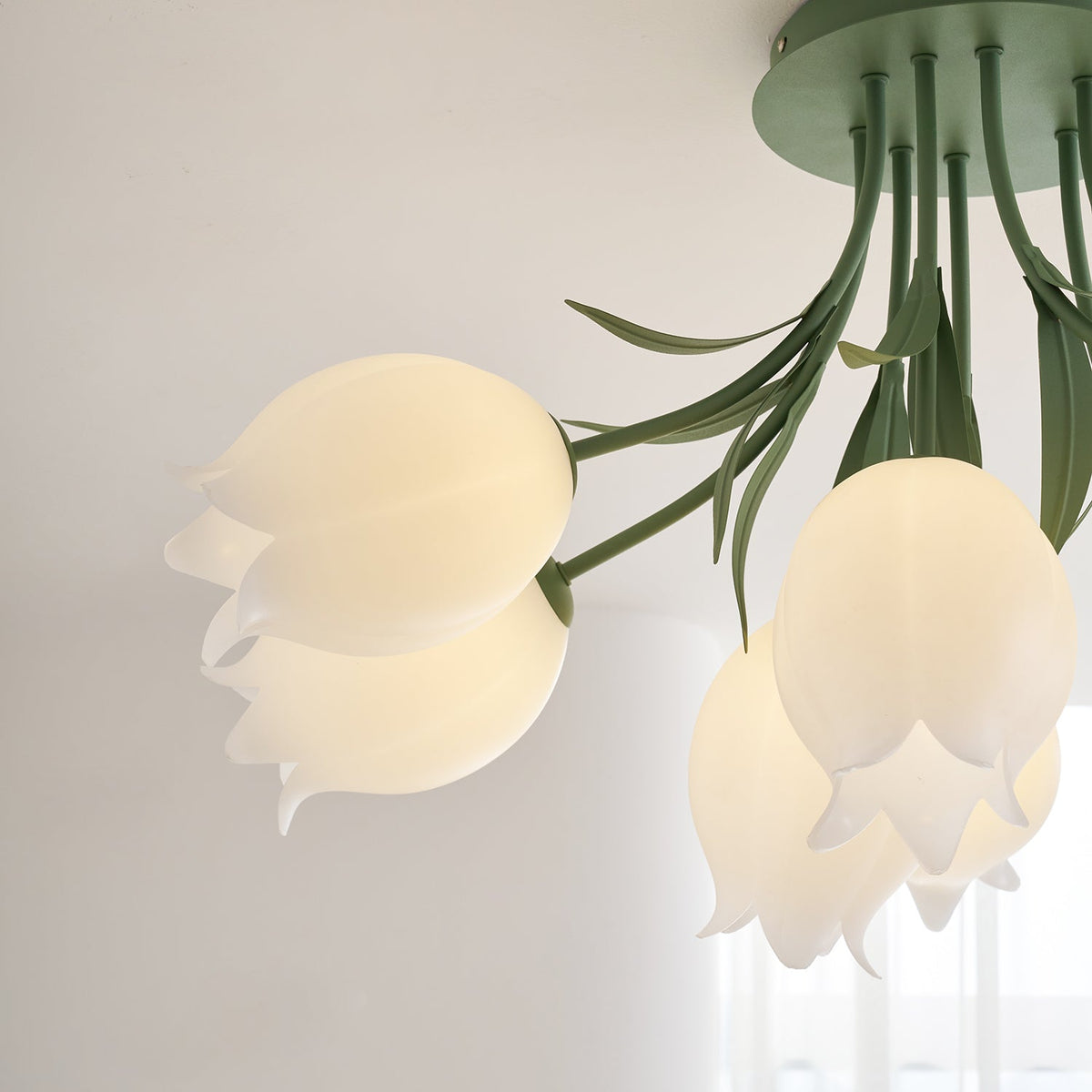 Flush Mount Floral Ceiling Light Fixture with Multi-Head LED Design for Bedroom, Living Room