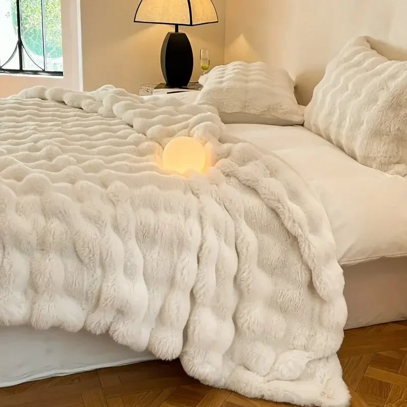 Reversible Faux Fur Throw Blanket – Double-Sided Fleece for Sofa, Bed & Couch in Gray, Beige & Pink