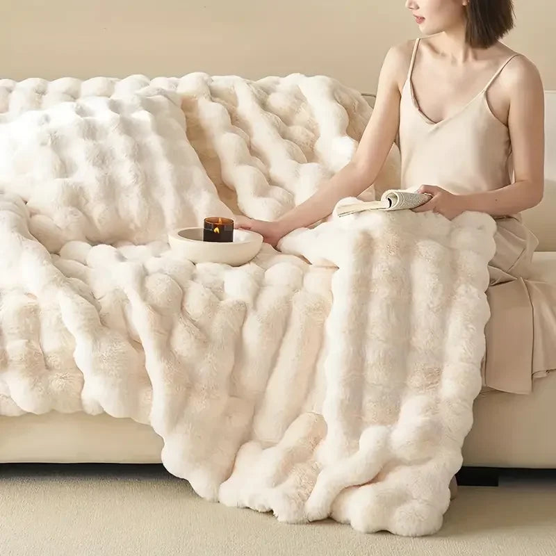 Reversible Faux Fur Throw Blanket – Double-Sided Fleece for Sofa, Bed & Couch in Gray, Beige & Pink