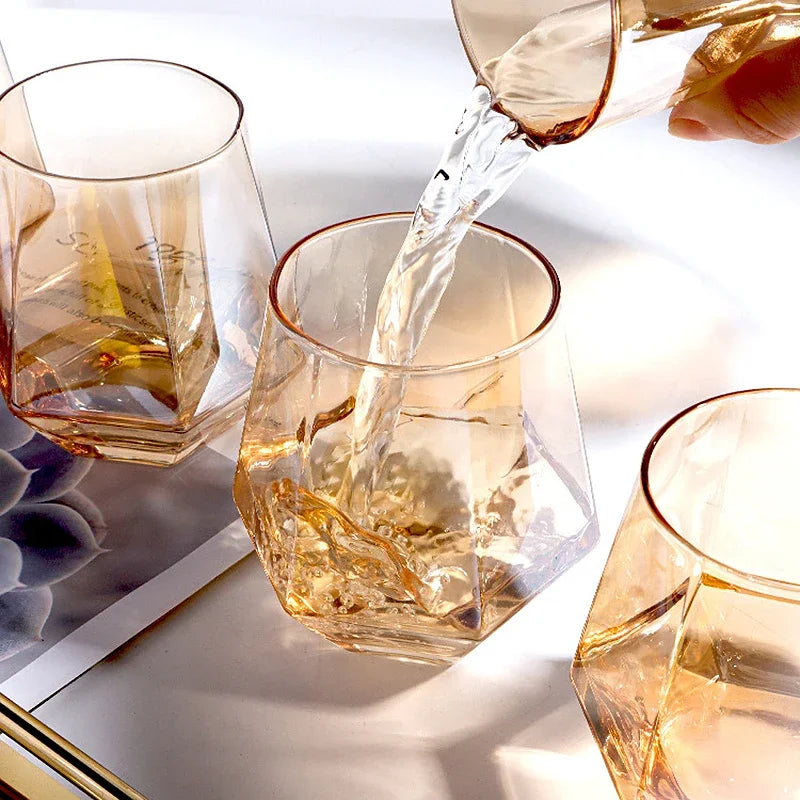 Geometrische glazen karaf en drinkglazen set voor cocktails, water en sap – 5-delige serveerset voor dranken met houten stop | Thomler