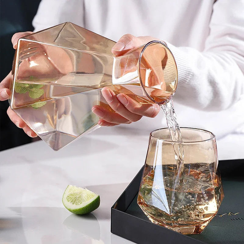 Geometrische glazen karaf en drinkglazen set voor cocktails, water en sap – 5-delige serveerset voor dranken met houten stop | Thomler