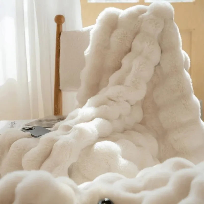 Reversible Faux Fur Throw Blanket – Double-Sided Fleece for Sofa, Bed & Couch in Gray, Beige & Pink