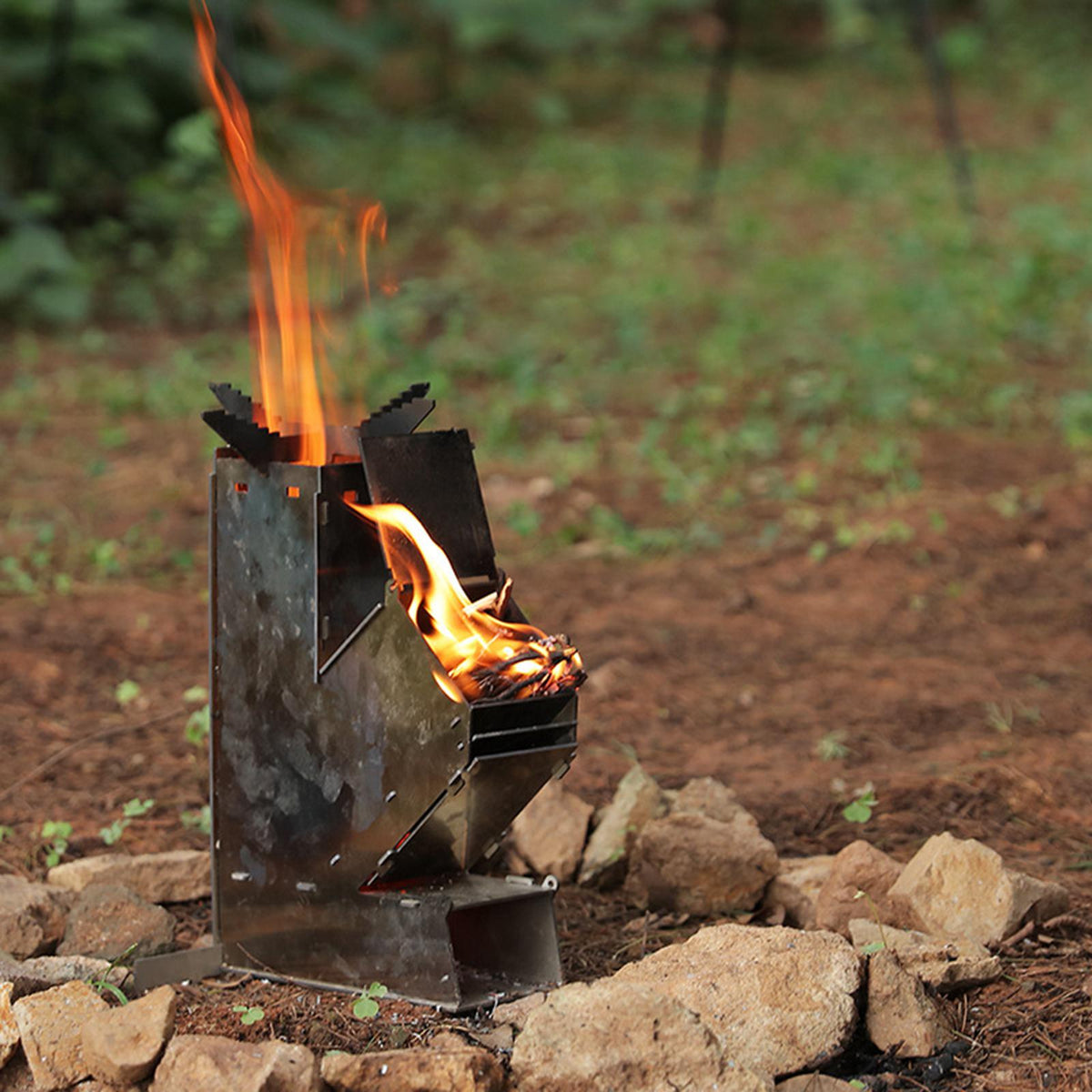 Draagbare outdoor rocket-houtkachel