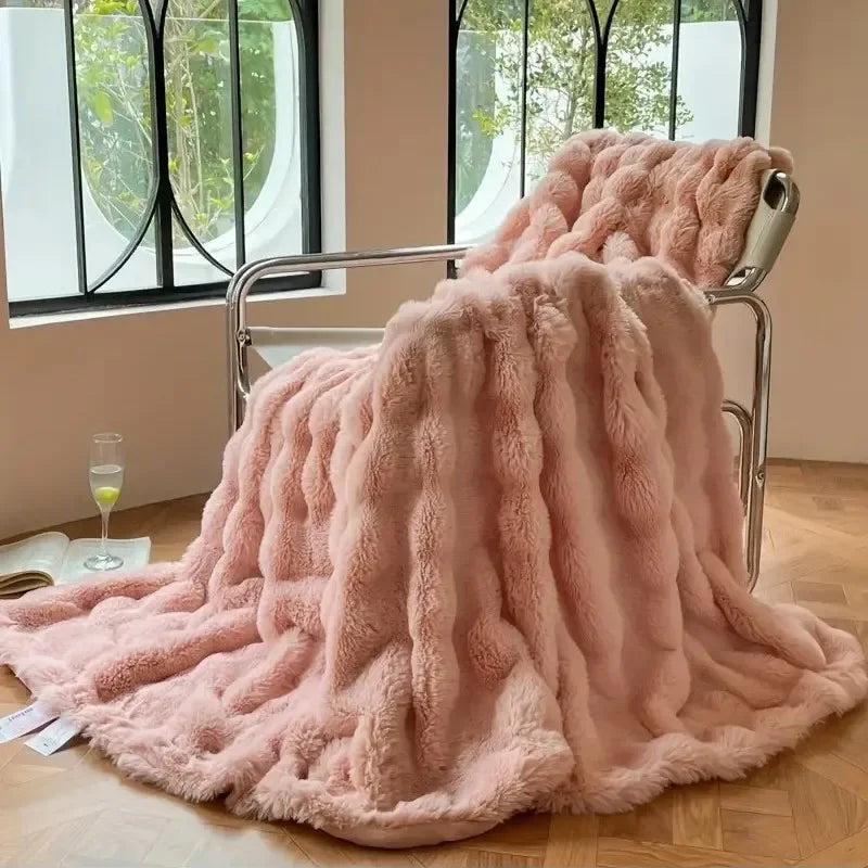 Reversible Faux Fur Throw Blanket – Double-Sided Fleece for Sofa, Bed & Couch in Gray, Beige & Pink
