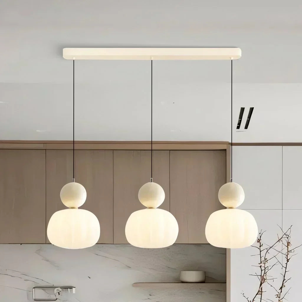 Kugelförmige Hängeleuchte, 16 cm (6,3 Zoll), beiger PMMA-Schirm für Kücheninsel, Esszimmer, Decken-Akzentleuchte, moderne Globus-Deckenlampe aus Metall | Thomler