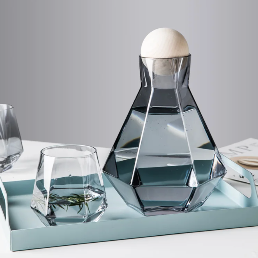 Geometrische glazen karaf en drinkglazen set voor cocktails, water en sap – 5-delige serveerset voor dranken met houten stop | Thomler