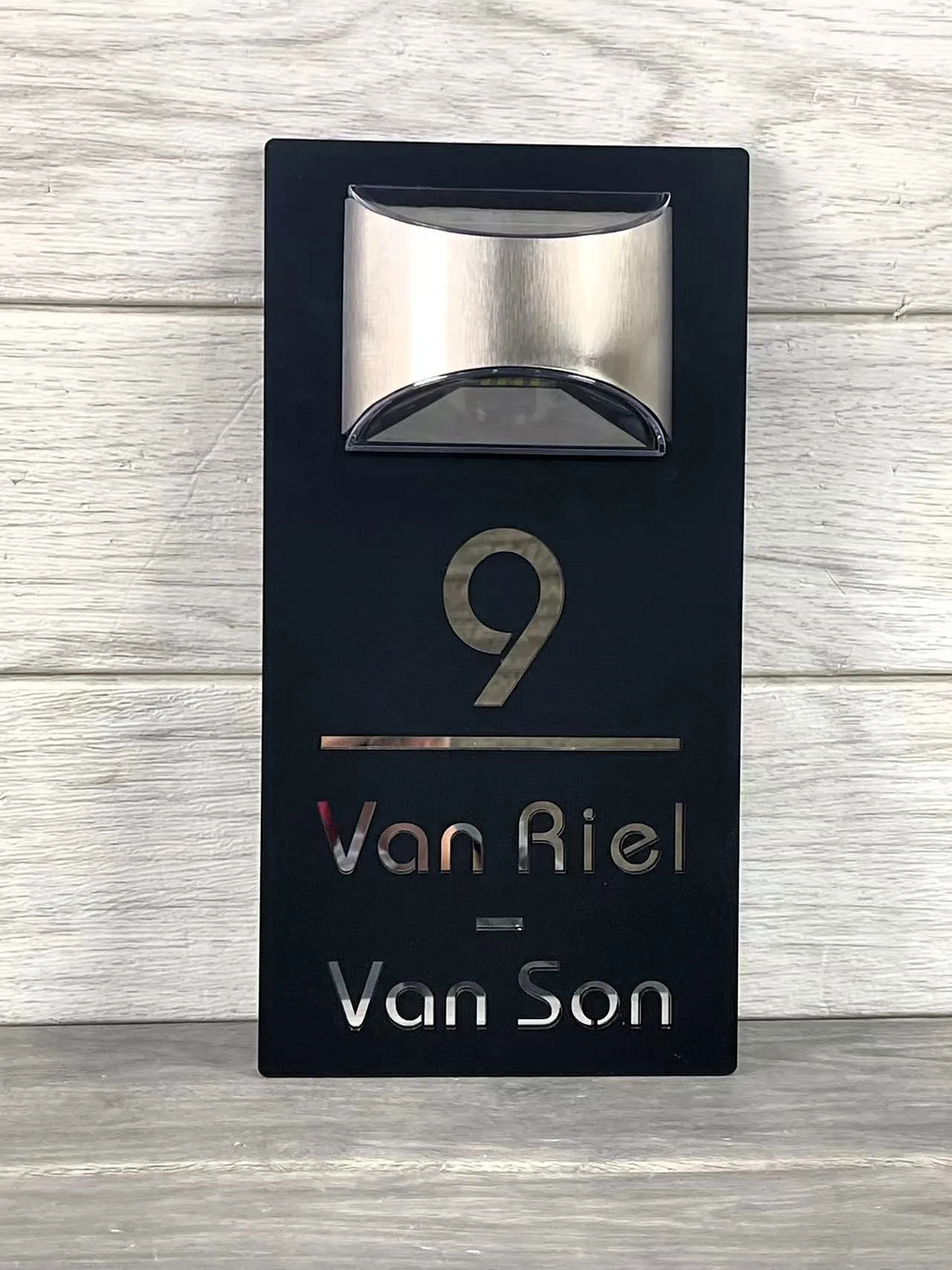 Huisnummerbord op zonne-energie met verlichting, zwevend acryl adresbord voor voordeur, gepersonaliseerde huisadresmarkering | Thomler