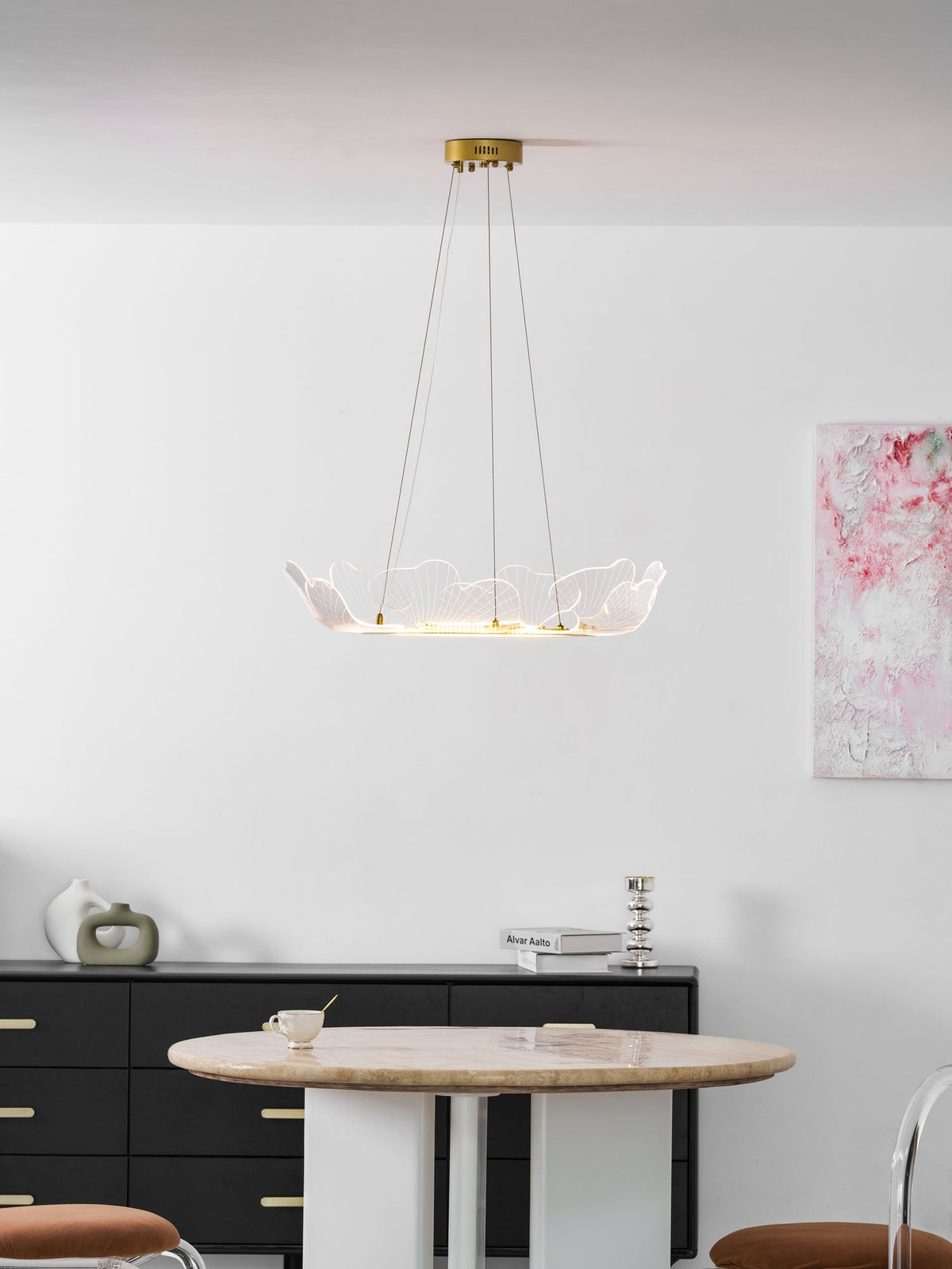 Lámpara colgante redonda con difusor de hojas acrílicas, 27 pulgadas, dorada, altura ajustable, LED para cocina, comedor, oficina, dormitorio, montaje empotrado moderno | Thomler