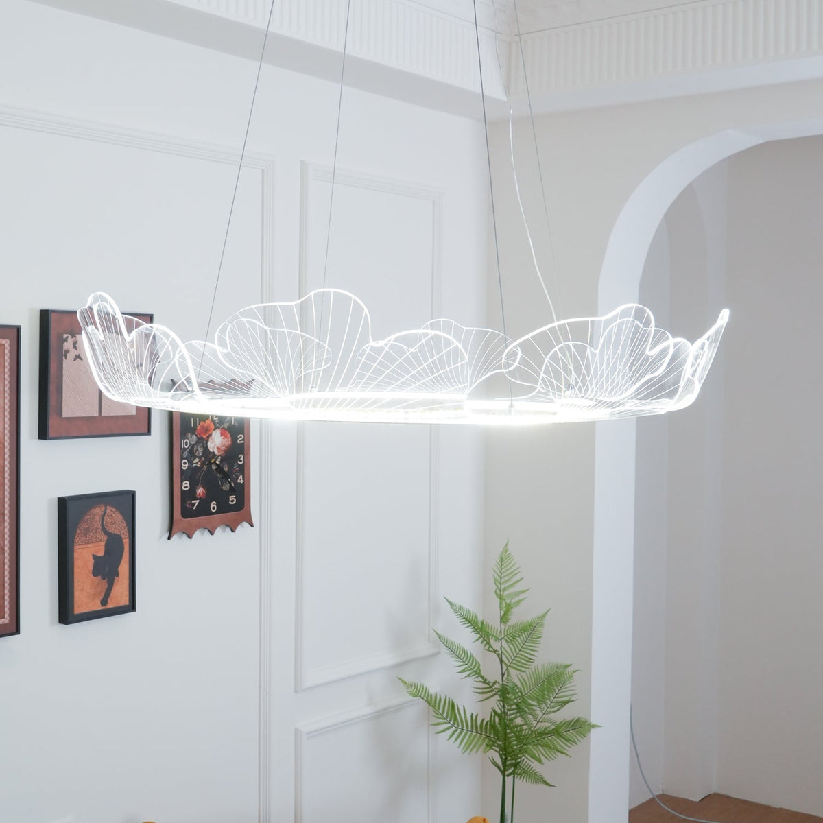 Lámpara colgante redonda con difusor de hojas acrílicas, 27 pulgadas, dorada, altura ajustable, LED para cocina, comedor, oficina, dormitorio, montaje empotrado moderno | Thomler
