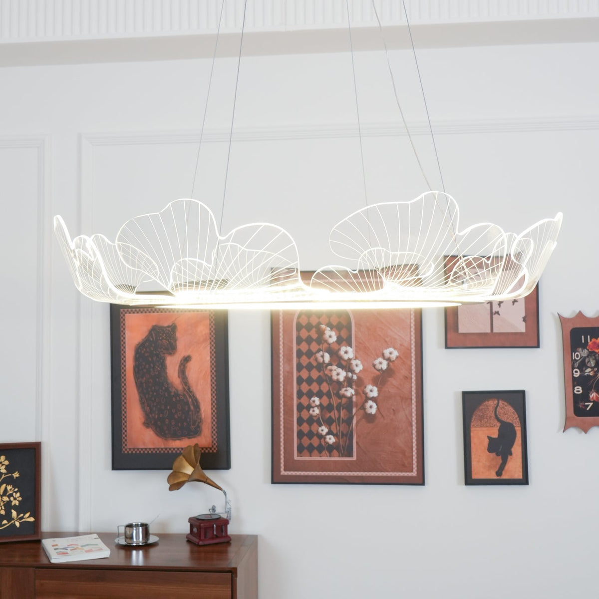 Lámpara colgante redonda con difusor de hojas acrílicas, 27 pulgadas, dorada, altura ajustable, LED para cocina, comedor, oficina, dormitorio, montaje empotrado moderno | Thomler