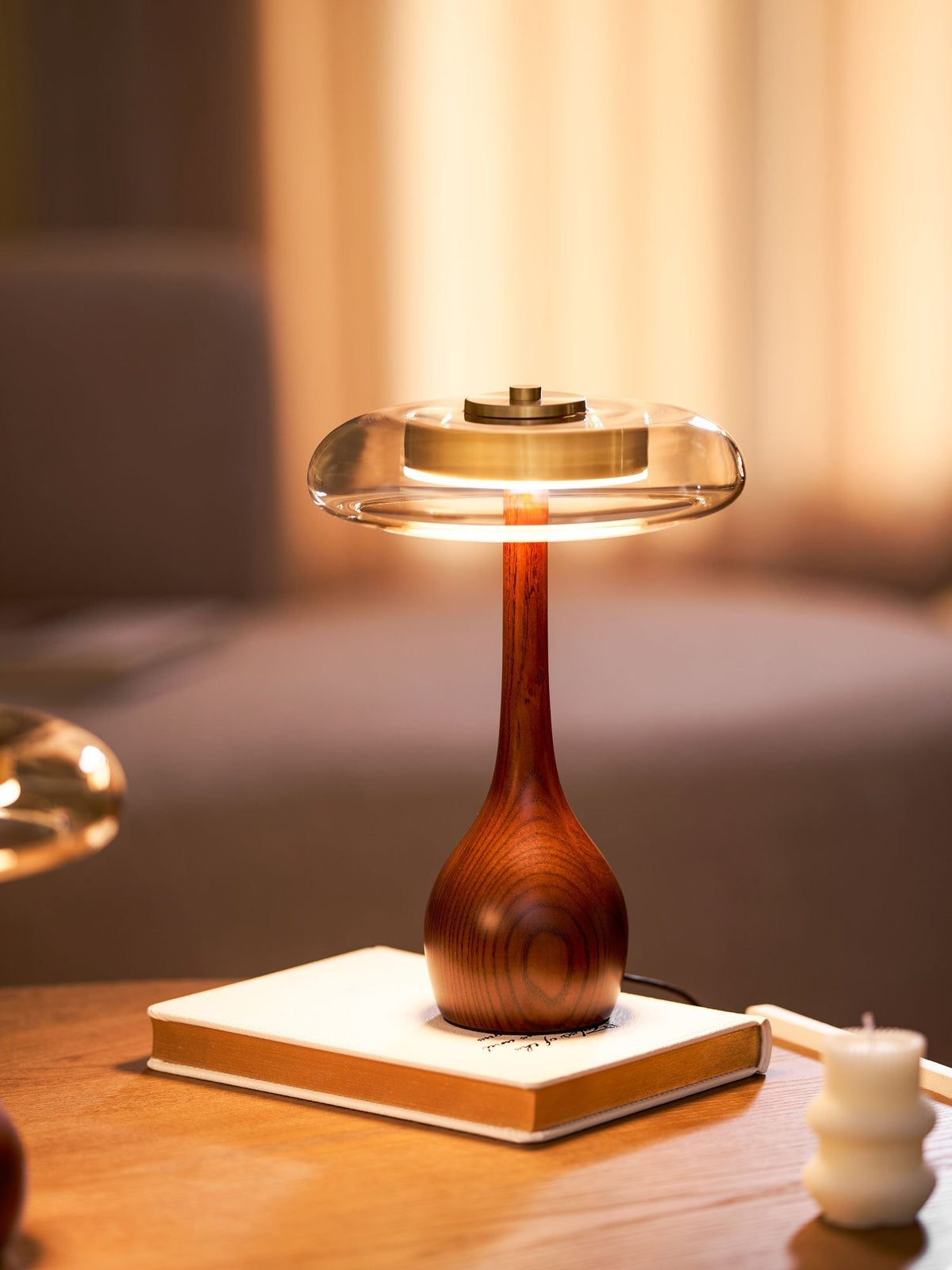 Lámpara de escritorio LED con pantalla de vidrio ámbar y base de madera natural para oficina en casa, dormitorio y mesa de noche | Temperatura de color ajustable 3000K-6000K | Thomler