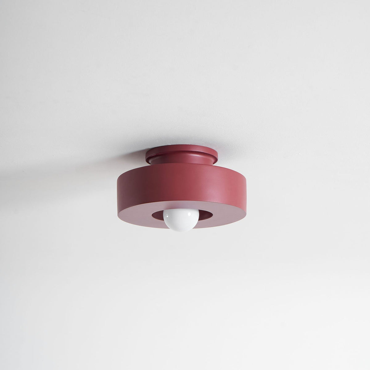Lámpara de techo escultural de 12 pulgadas, diseño geométrico de polímero, casquillo E26 E27 para dormitorio, sala de estar y cocina en rojo, verde y negro | Thomler
