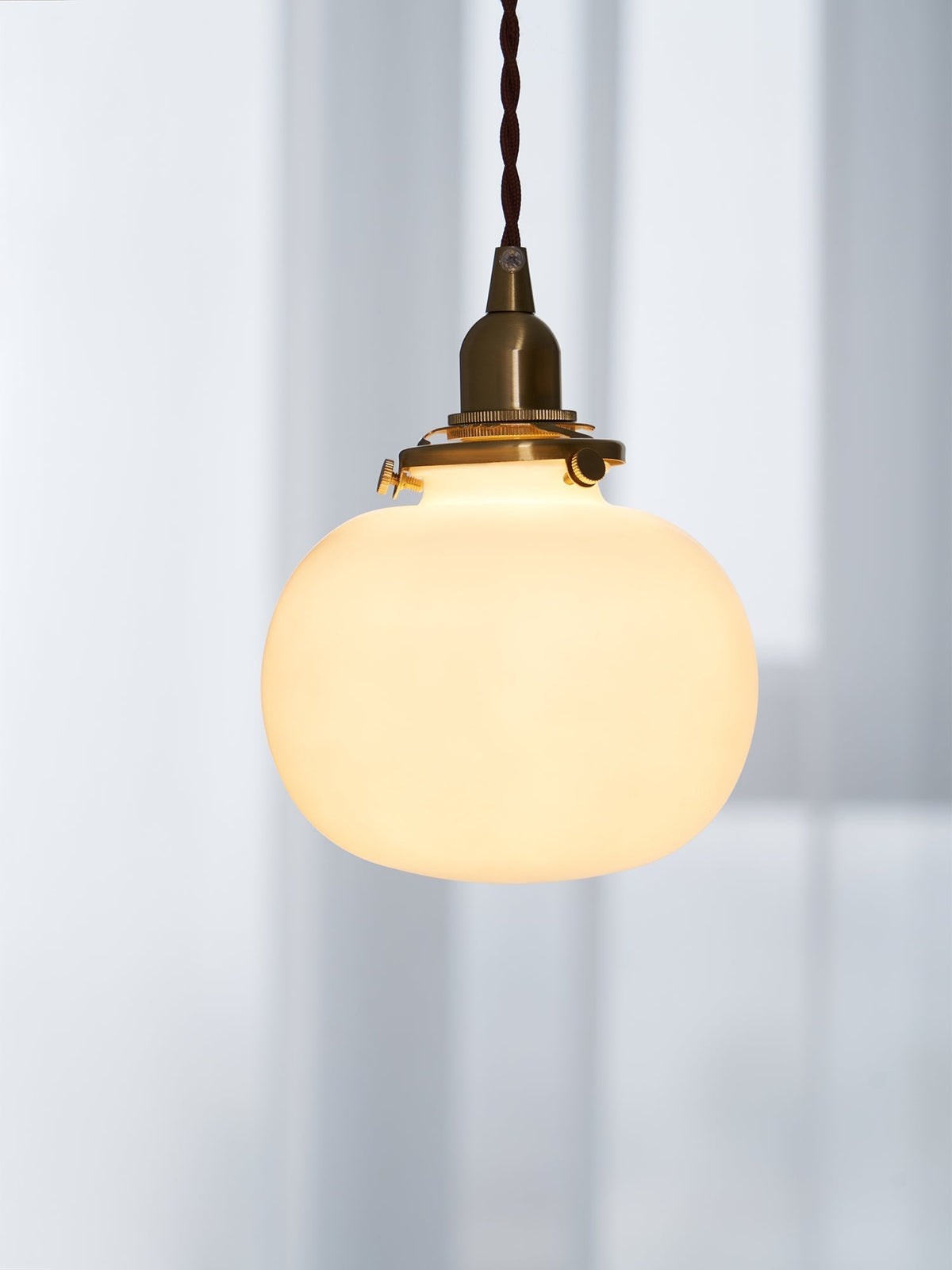 Glaskugel-Hängelampe, 12,7 cm Durchmesser, Vintage-Messingfassung, höhenverstellbares Kabel, Deckenaufhängung für Küche, Esszimmer, Eingangsbereich, Nische