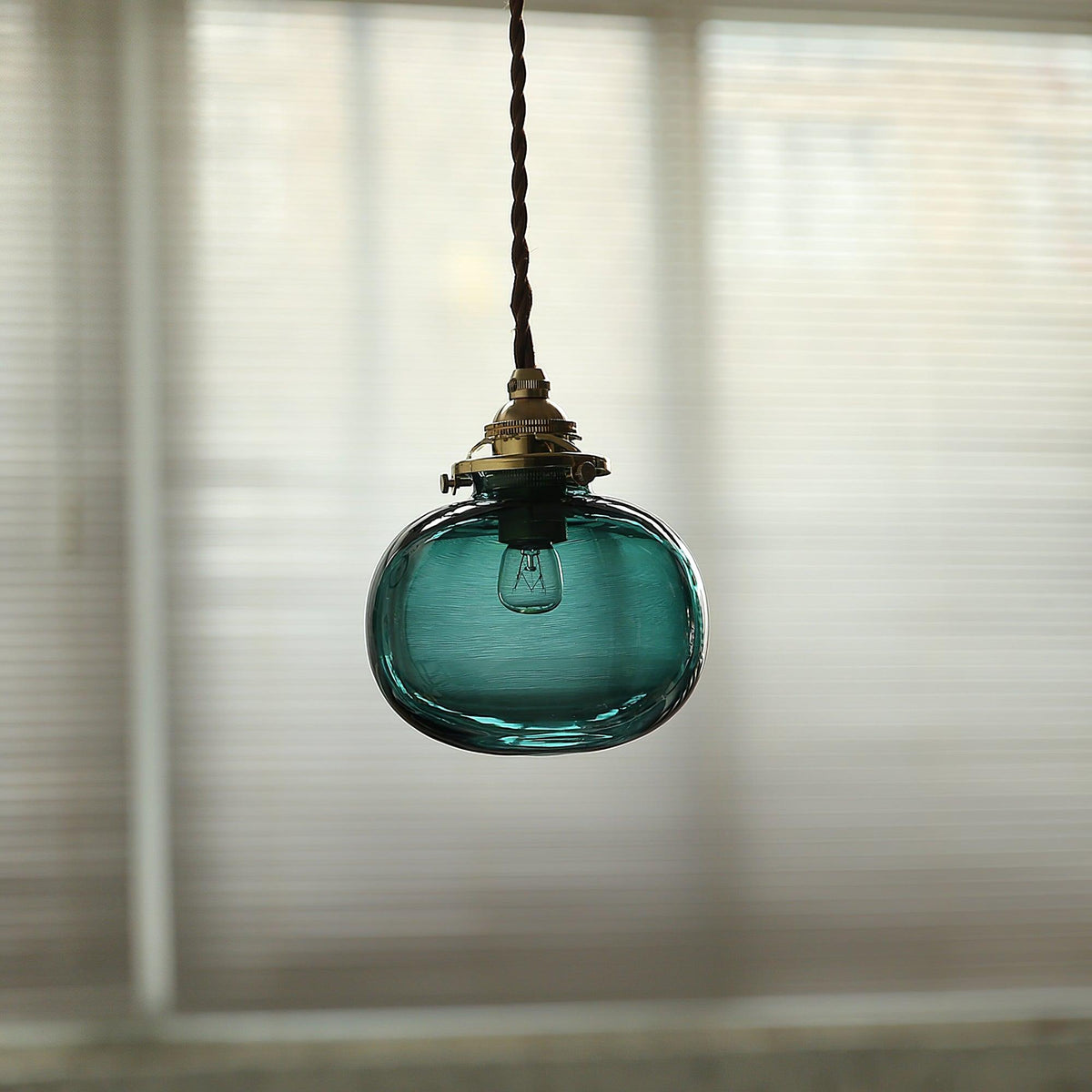Glaskugel-Hängelampe, 12,7 cm Durchmesser, Vintage-Messingfassung, höhenverstellbares Kabel, Deckenaufhängung für Küche, Esszimmer, Eingangsbereich, Nische