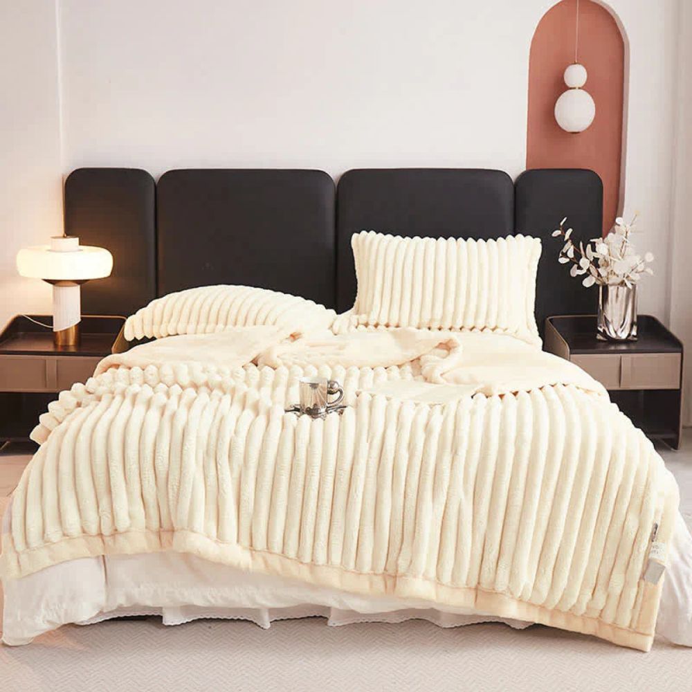 Reversible Microfiber Throw Blanket – Soft Dual-Texture Plush for Couch, Bed & Layering