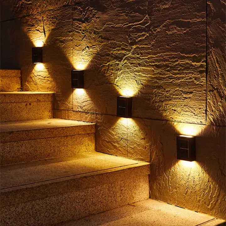 Draadloze Solar Wandlamp voor Buiten, Warm Witte LED Up-Down Wandlamp, IP44 Waterdicht voor Terras, Pad, Dek, Trap, Ingang, Automatisch van Schemering tot Dageraad | Thomler