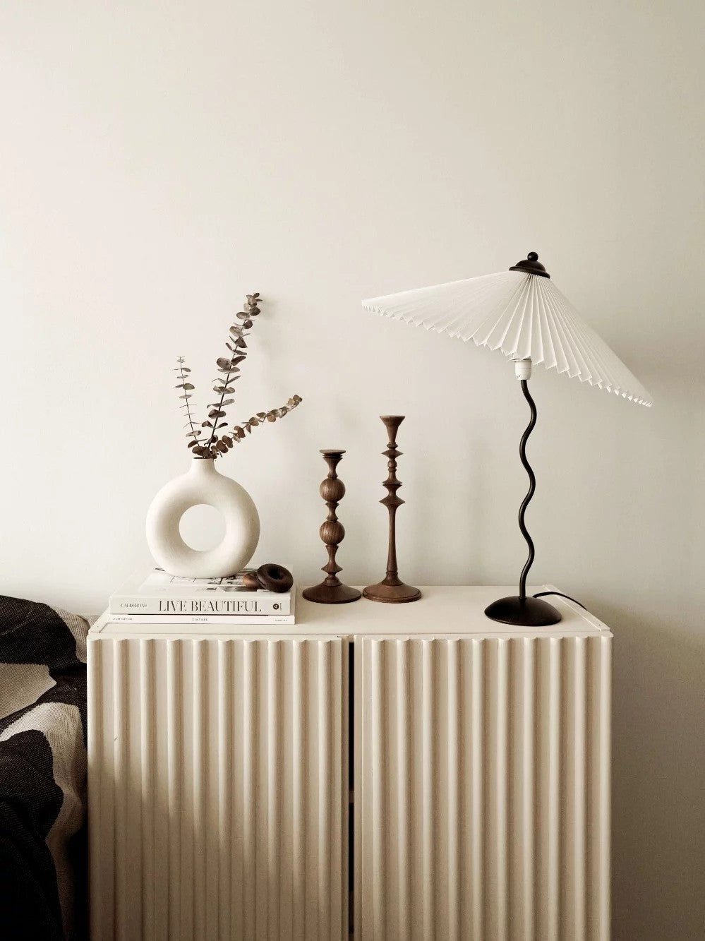 Sculptural Desk Lamp with Gathered Shade & Arc Base 17-inch Beige White Green Black Nightstand Light for Bedroom Living Room Accent | Thomler