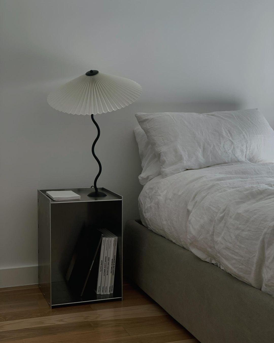 Sculptural Desk Lamp with Gathered Shade & Arc Base 17-inch Beige White Green Black Nightstand Light for Bedroom Living Room Accent | Thomler