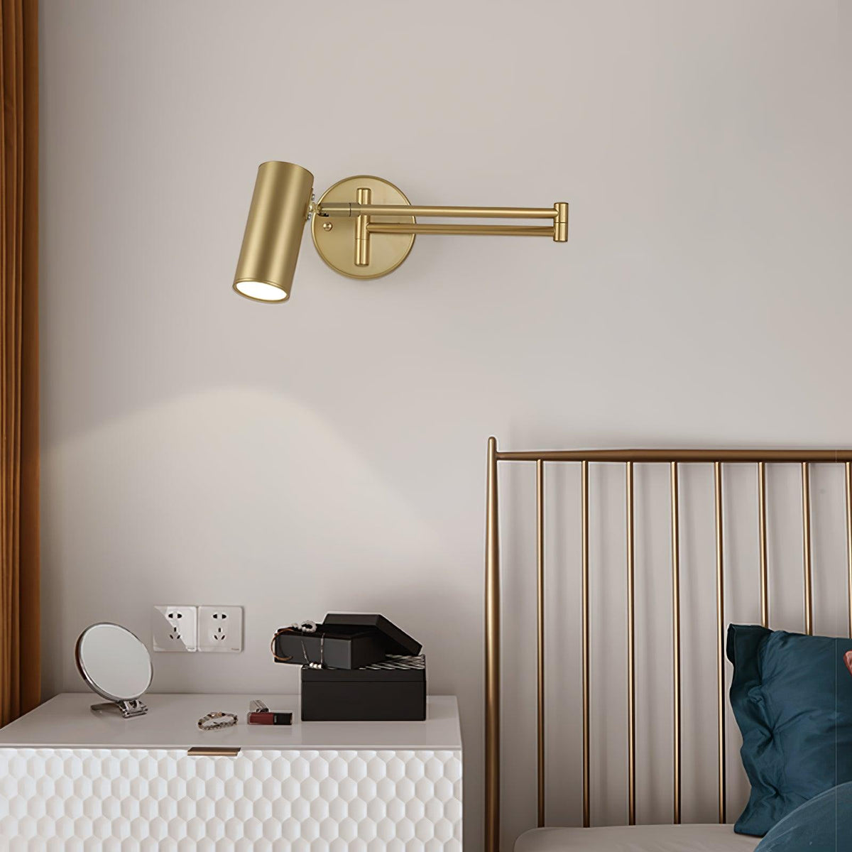 Aplique de pared LED con brazo giratorio y soporte extensible para dormitorio, pasillo, rincón de lectura e iluminación de tareas. Lámpara moderna regulable, oro y negro | Thomler