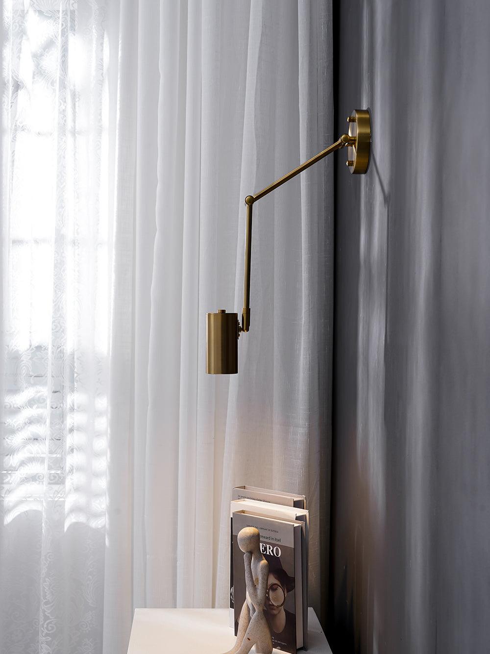 Aplique de pared LED con brazo giratorio y soporte extensible para dormitorio, pasillo, rincón de lectura e iluminación de tareas. Lámpara moderna regulable, oro y negro | Thomler