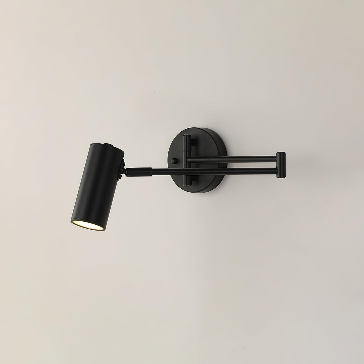 Aplique de pared LED con brazo giratorio y soporte extensible para dormitorio, pasillo, rincón de lectura e iluminación de tareas. Lámpara moderna regulable, oro y negro | Thomler