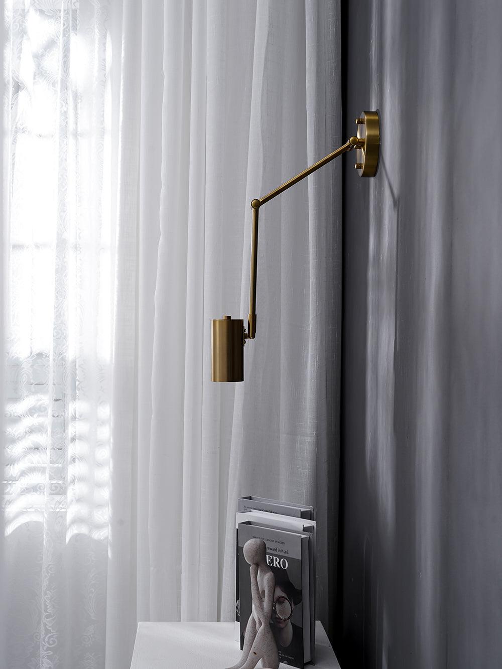 Aplique de pared LED con brazo giratorio y soporte extensible para dormitorio, pasillo, rincón de lectura e iluminación de tareas. Lámpara moderna regulable, oro y negro | Thomler