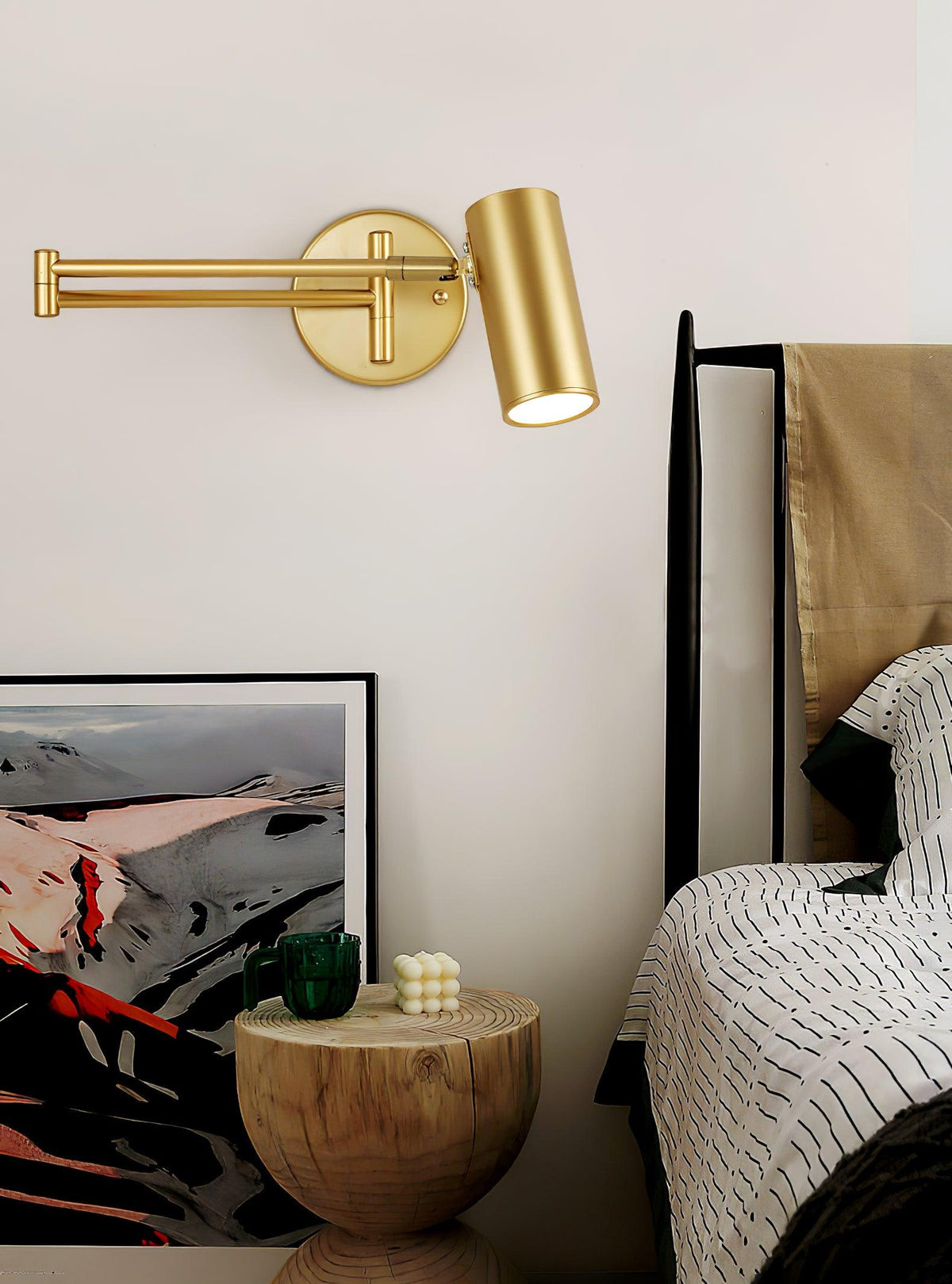 Aplique de pared LED con brazo giratorio y soporte extensible para dormitorio, pasillo, rincón de lectura e iluminación de tareas. Lámpara moderna regulable, oro y negro | Thomler
