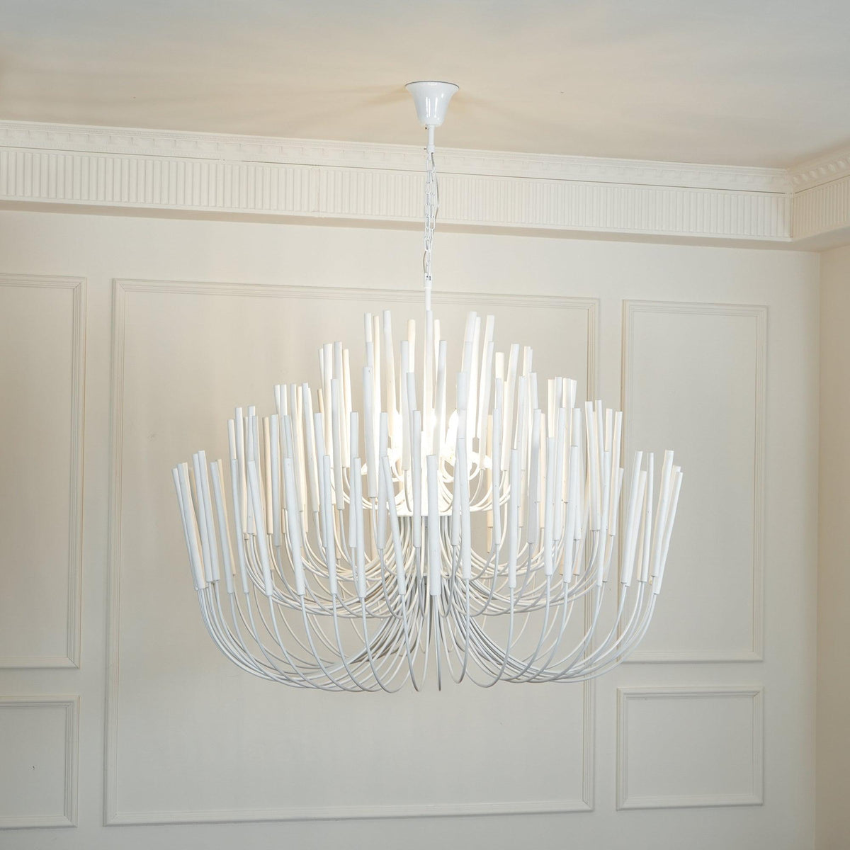 Ronde gelaagde plafondlamp van hout en metaal voor eetkamer, woonkamer en slaapkamer – Verstelbare hanglamp met whitewash afwerking – 6 tot 18 armen | Thomler