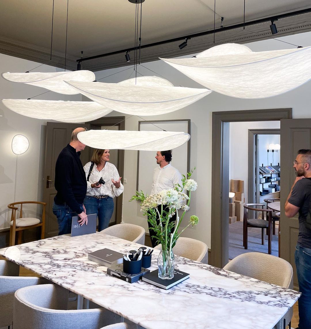 Lámpara colgante de pantalla de papel extragrande con altura ajustable, candelabro contemporáneo para isla de cocina, lámpara de techo para comedor | Thomler