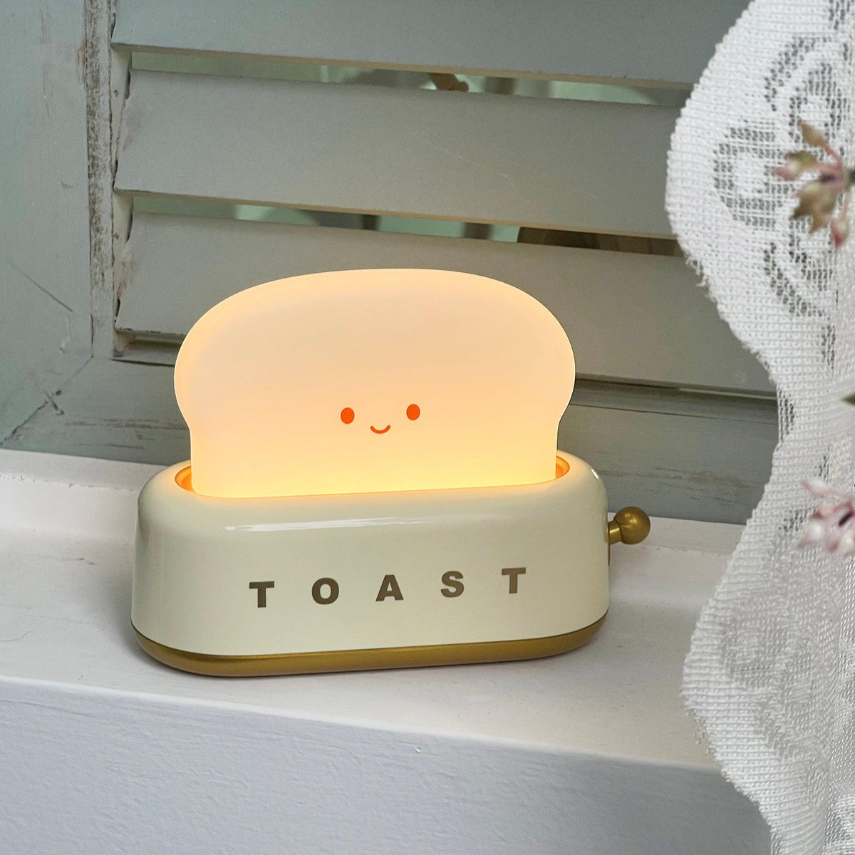 USB-Powered Toaster-Shaped LED Accent Light with Dimmer – 5.3 in Retro Desktop Lamp for Bedroom Nightstand Desk Office Dorm – Warm White Glo | Thomler