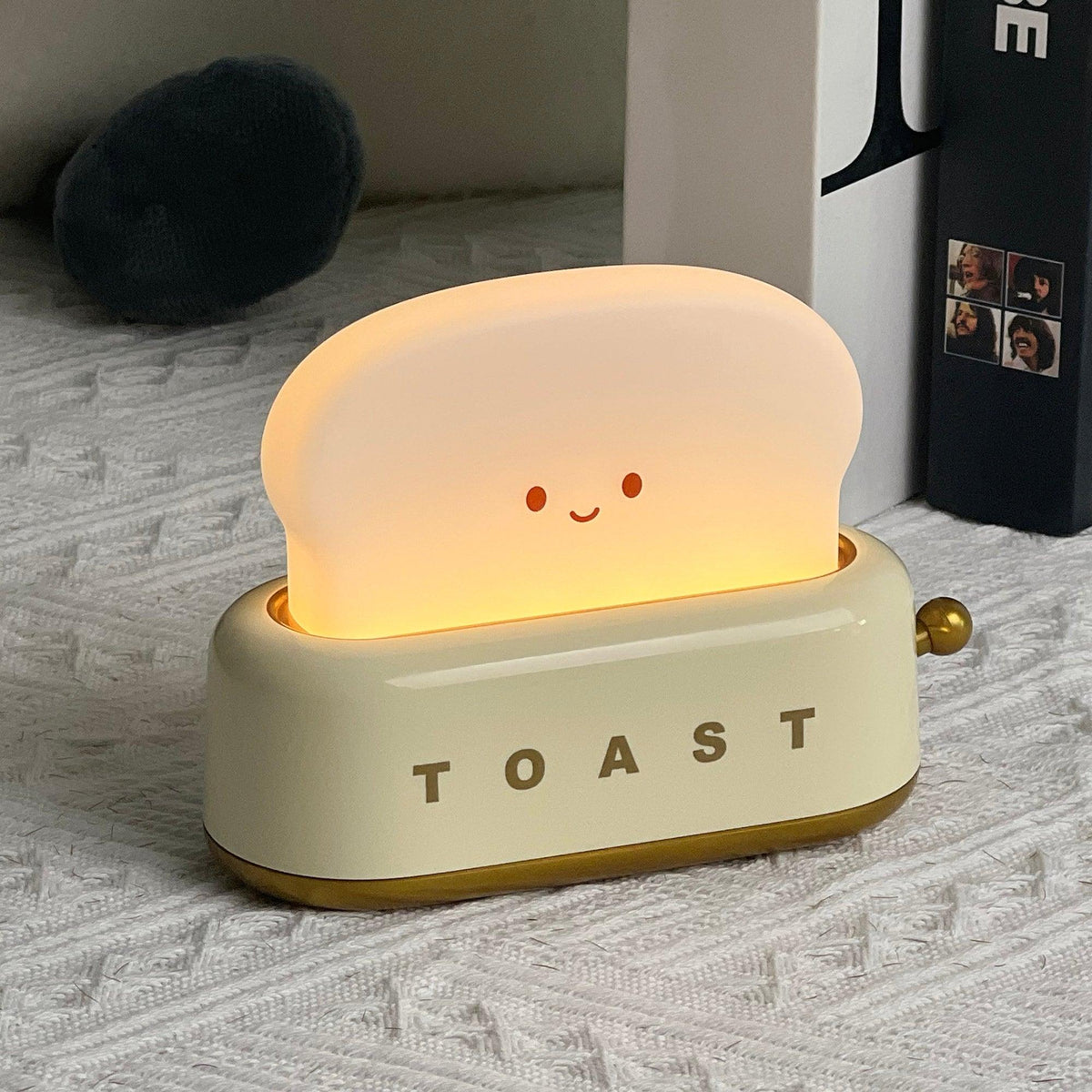 USB-Powered Toaster-Shaped LED Accent Light with Dimmer – 5.3 in Retro Desktop Lamp for Bedroom Nightstand Desk Office Dorm – Warm White Glo | Thomler