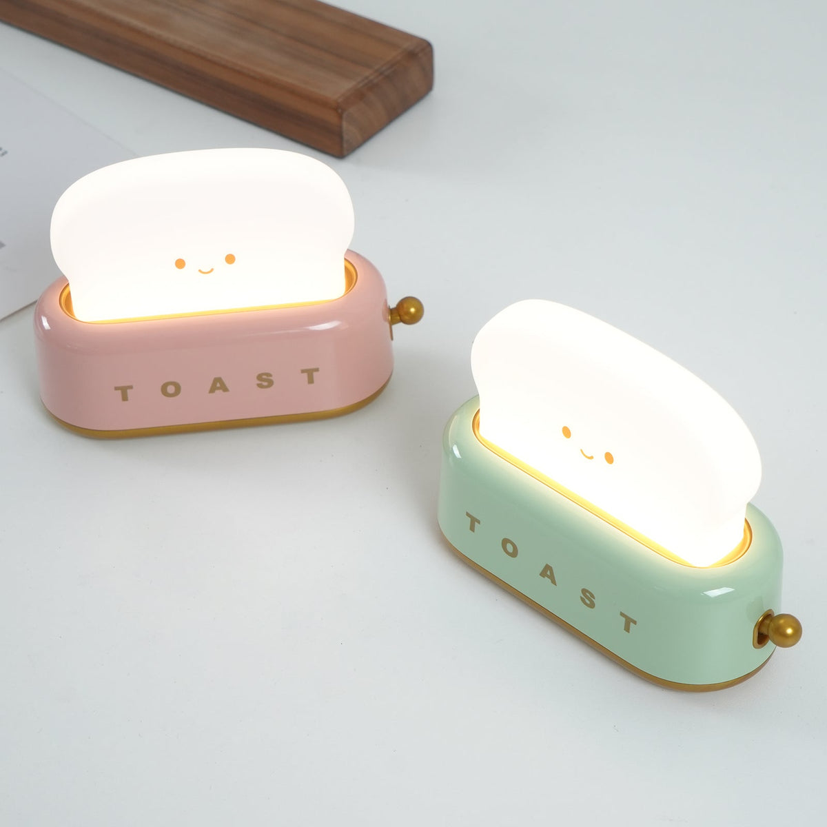 USB-Powered Toaster-Shaped LED Accent Light with Dimmer – 5.3 in Retro Desktop Lamp for Bedroom Nightstand Desk Office Dorm – Warm White Glo | Thomler