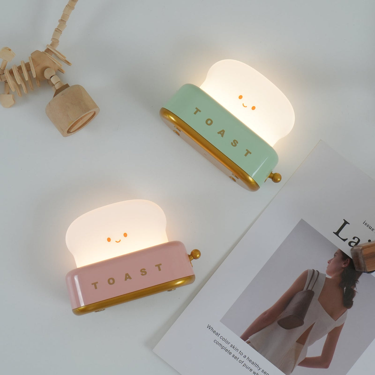 USB-Powered Toaster-Shaped LED Accent Light with Dimmer – 5.3 in Retro Desktop Lamp for Bedroom Nightstand Desk Office Dorm – Warm White Glo | Thomler
