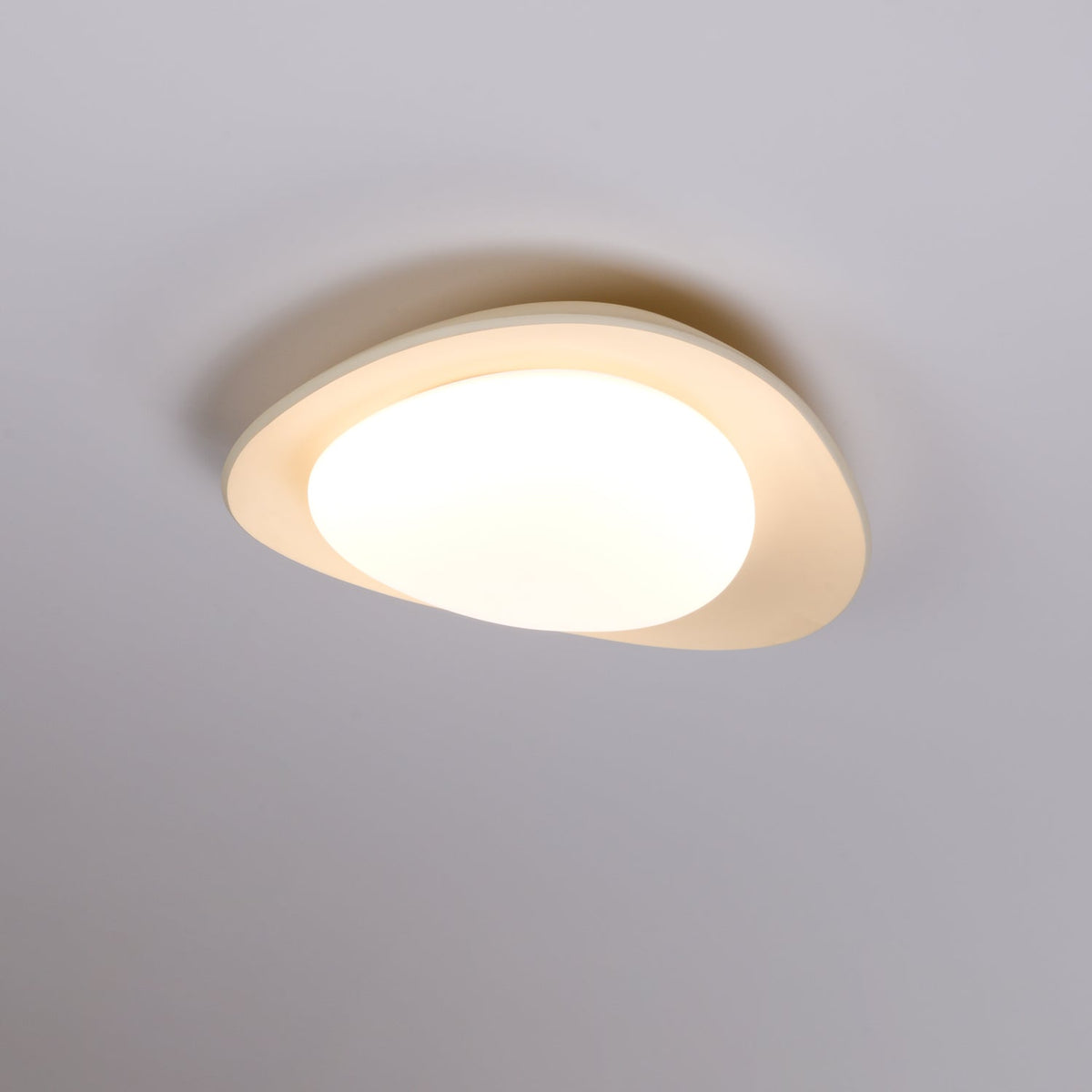 Organische Harz-LED-Deckenleuchte Grün Beige für Schlafzimmer Wohnzimmer Esszimmer Moderne Deckenbeleuchtung Naturinspiriert | Thomler
