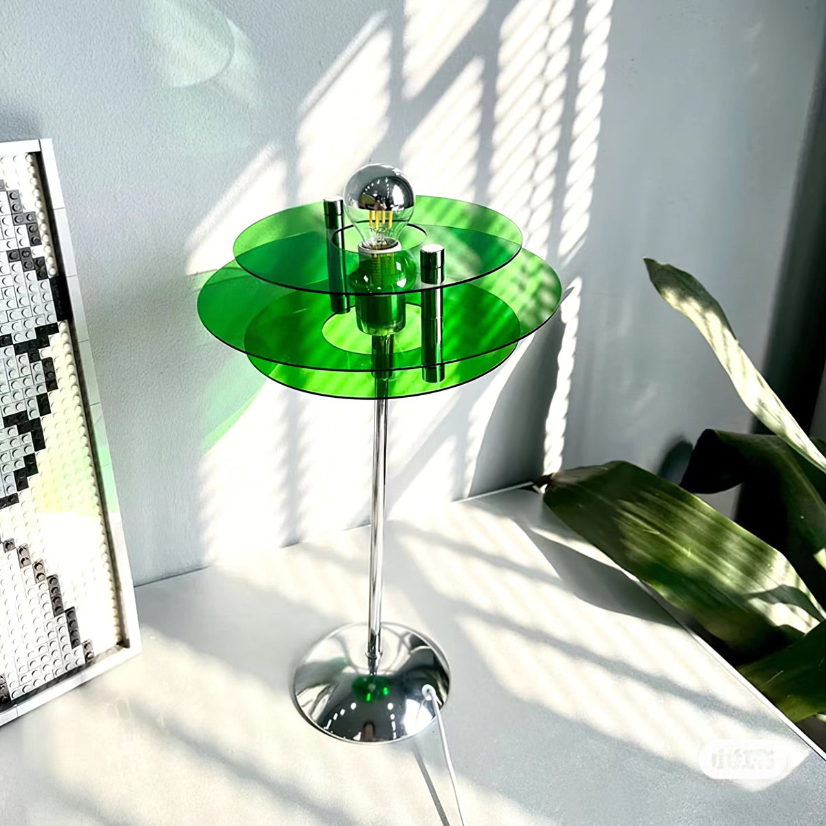 Skulpturale Acryl-Akzentleuchte mit LED-Kompatibilität – 9 Zoll geometrische Nachttischlampe für Schlafzimmer, Büro, Lesen – Modernes Stapeldesign U | Thomler