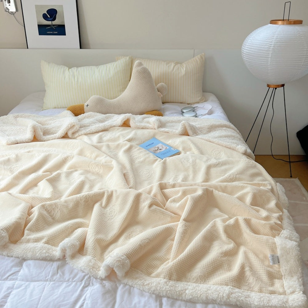 Double-Sided Sherpa Throw Blanket with Textured Floral Design – Soft Microfiber Fleece for Sofa & Bed