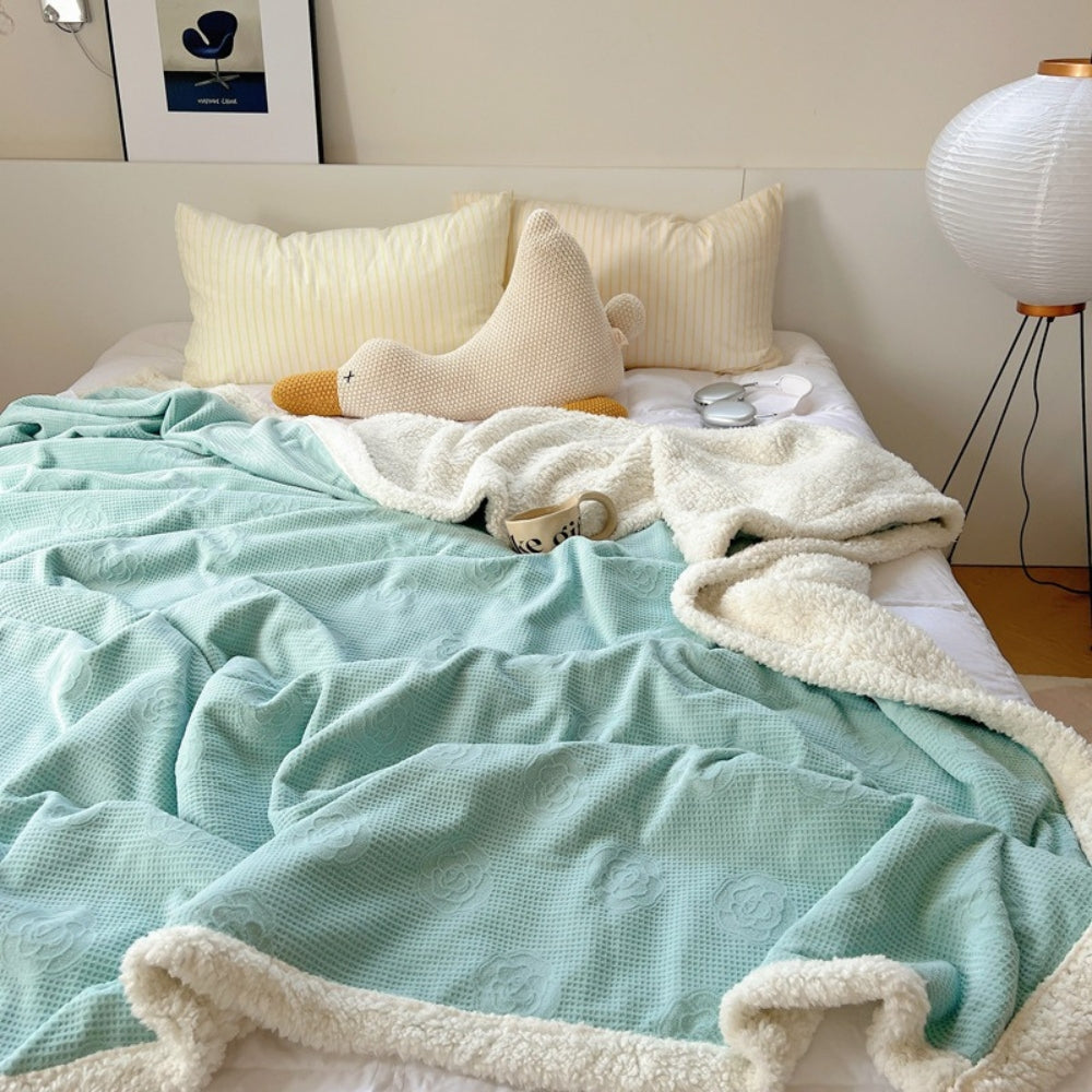 Double-Sided Sherpa Throw Blanket with Textured Floral Design – Soft Microfiber Fleece for Sofa & Bed