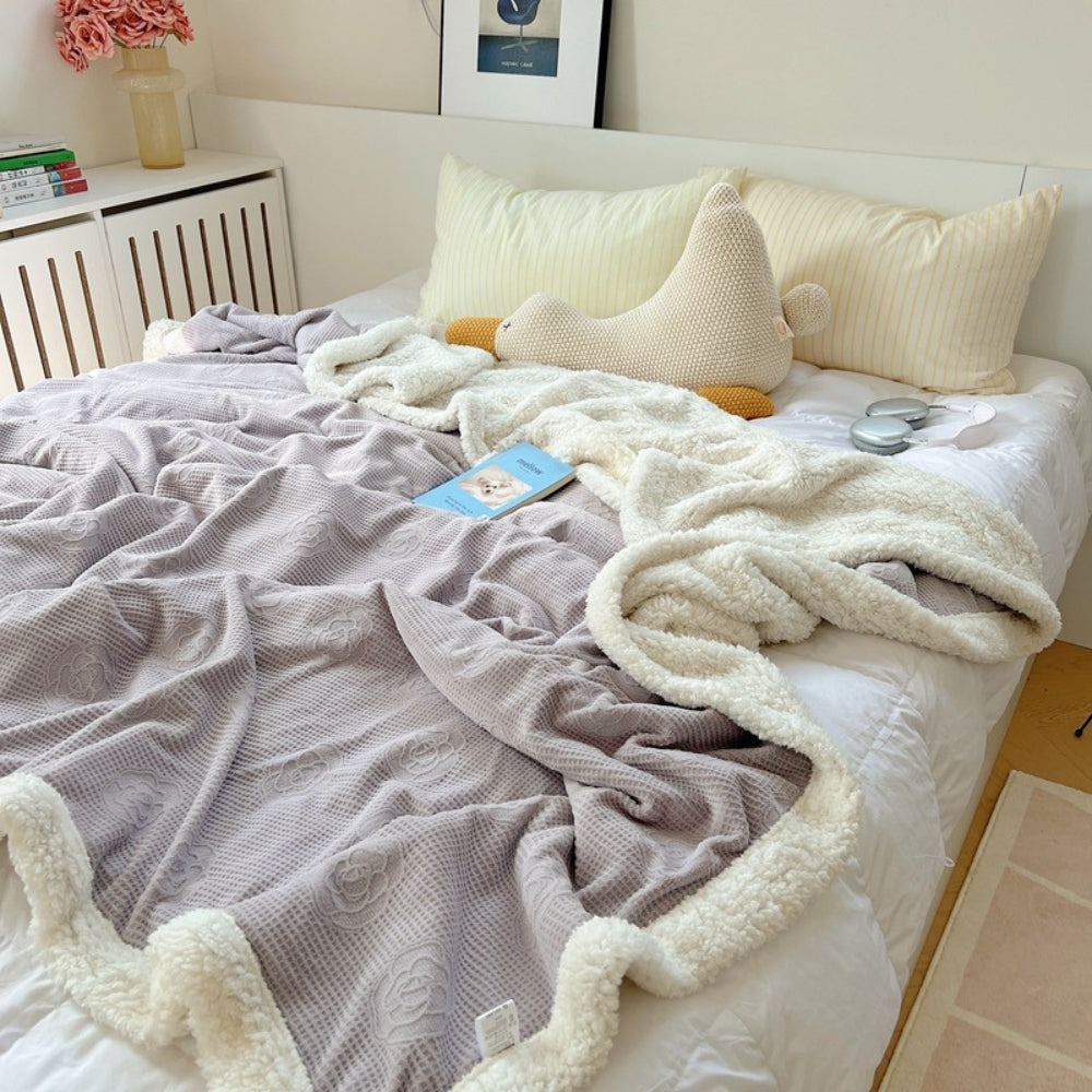 Double-Sided Sherpa Throw Blanket with Textured Floral Design – Soft Microfiber Fleece for Sofa & Bed