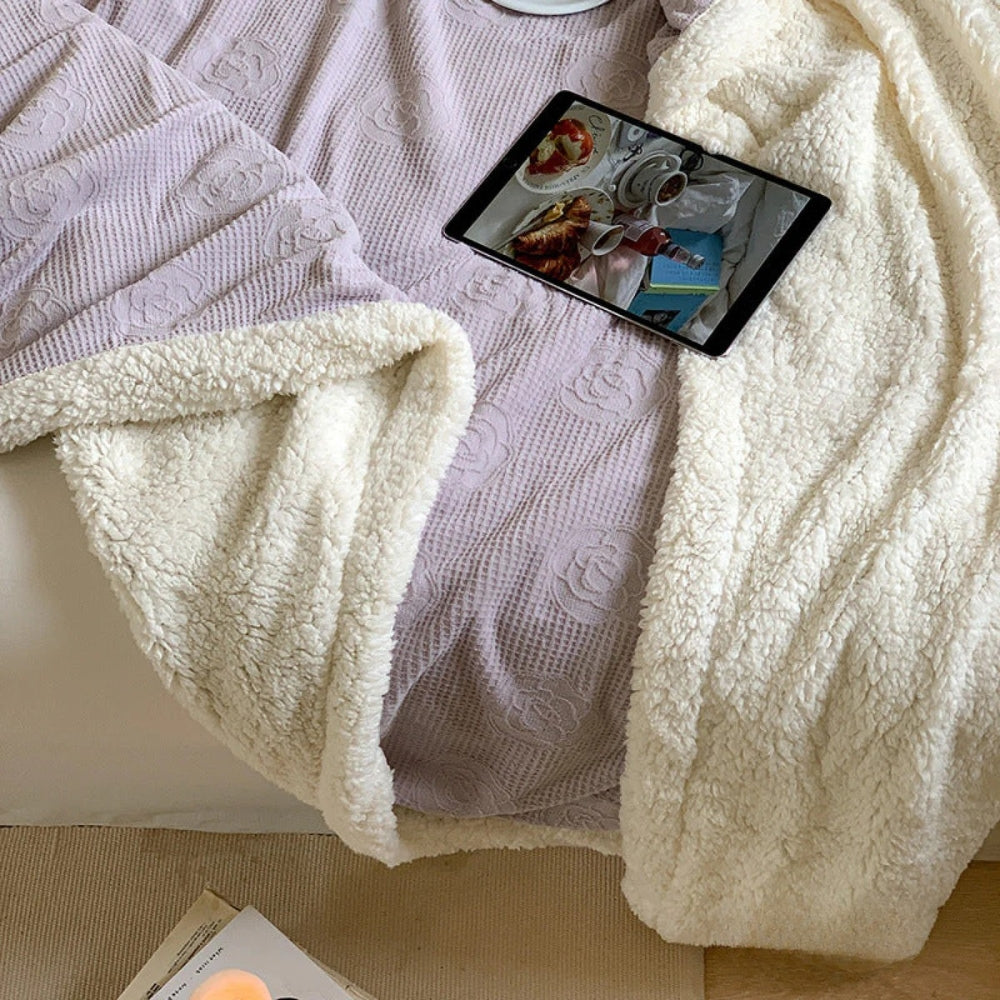 Double-Sided Sherpa Throw Blanket with Textured Floral Design – Soft Microfiber Fleece for Sofa & Bed