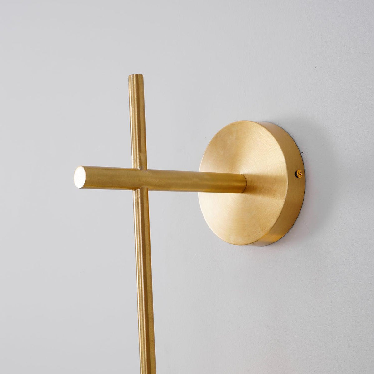 Lámpara de pared tipo globo LED, aplique de montaje fijo, 26 pulgadas, acabado en latón, iluminación con pantalla esférica para dormitorio, baño, pasillo, rincón de lectura, luz de acento para interiores