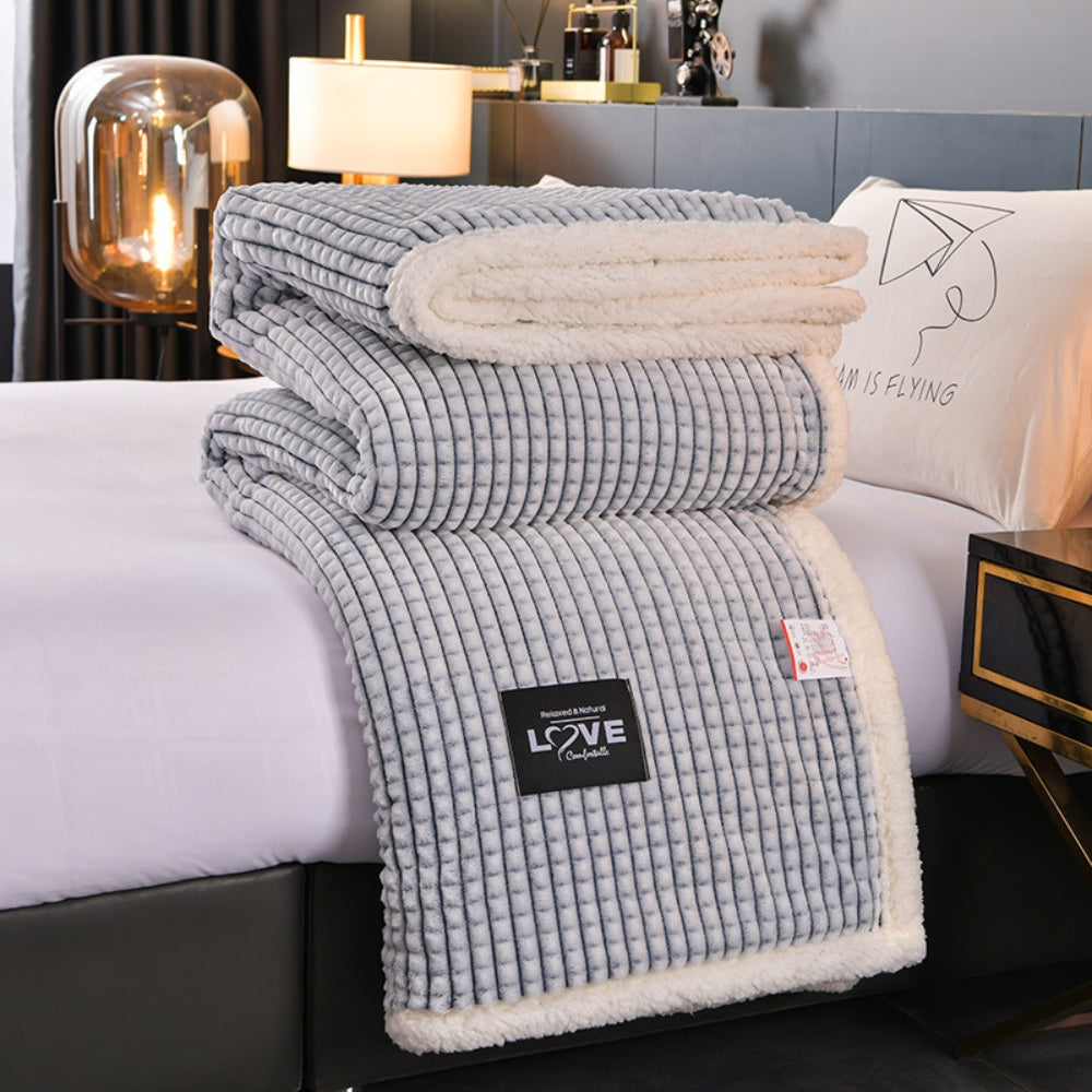 Reversible Textured Throw Blanket with Plush Fleece Backing – Year-Round Cozy Layer for Sofa & Bed