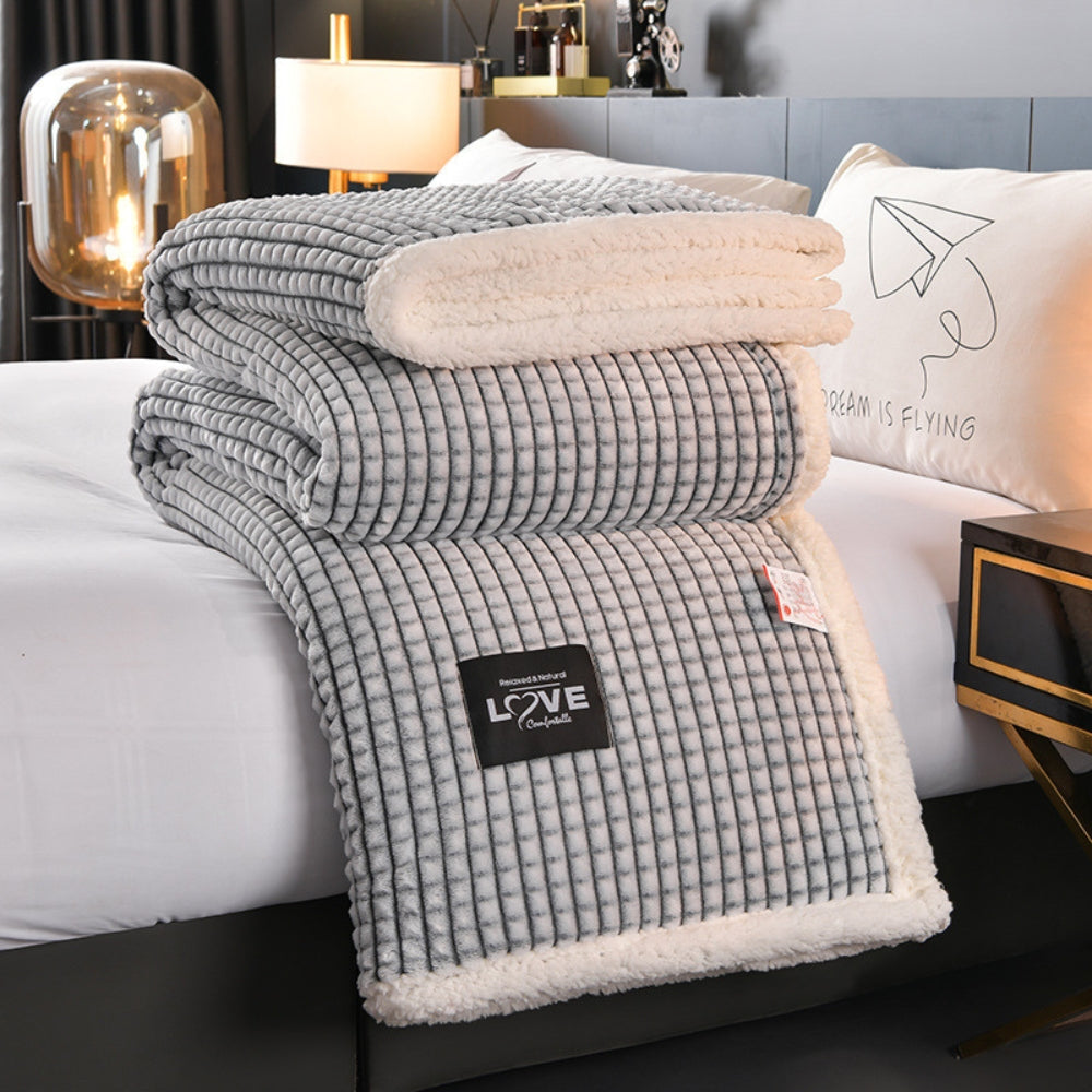 Reversible Textured Throw Blanket with Plush Fleece Backing – Year-Round Cozy Layer for Sofa & Bed