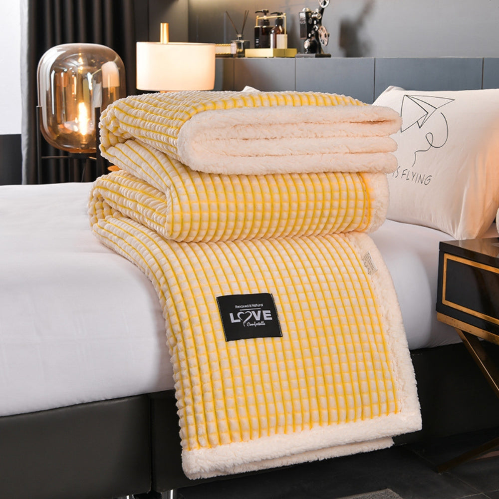 Reversible Textured Throw Blanket with Plush Fleece Backing – Year-Round Cozy Layer for Sofa & Bed