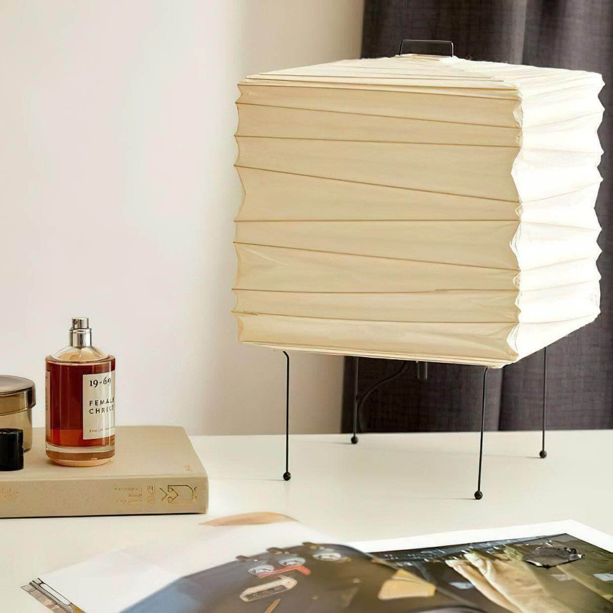 Geometrische Papierwürfel-Lampe mit Drahtgestell für Schlafzimmer, Schreibtisch, Nachttisch, Wohnzimmer, Büro, handgefertigte Ambientebeleuchtung, minimalistischer Akzent 9×15 | Thomler