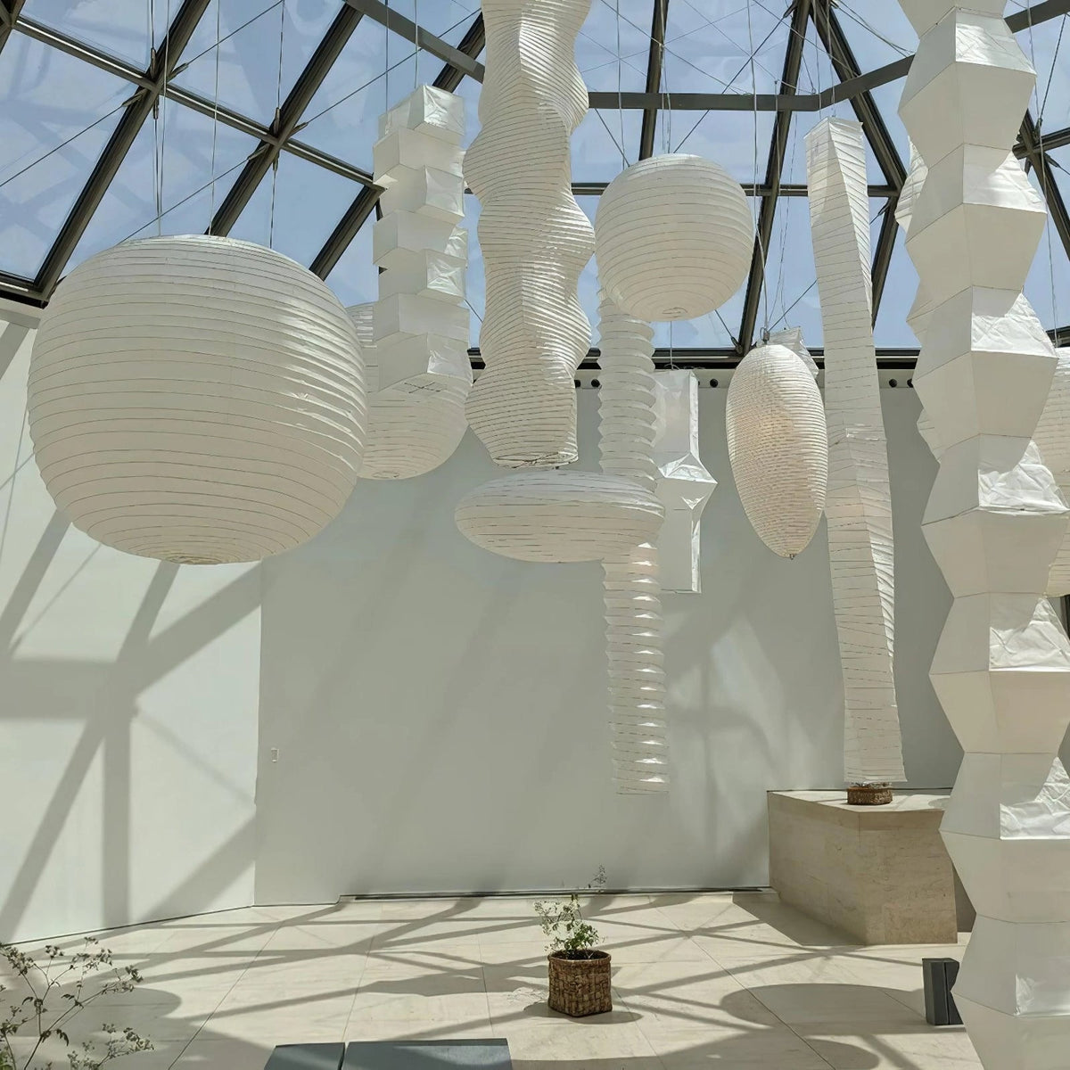 Handgemaakte papieren plafondlamp met verstelbaar snoer, witte hanglamp voor slaapkamer, woonkamer, keuken, eetkamer, moderne binnenlamp | Thomler