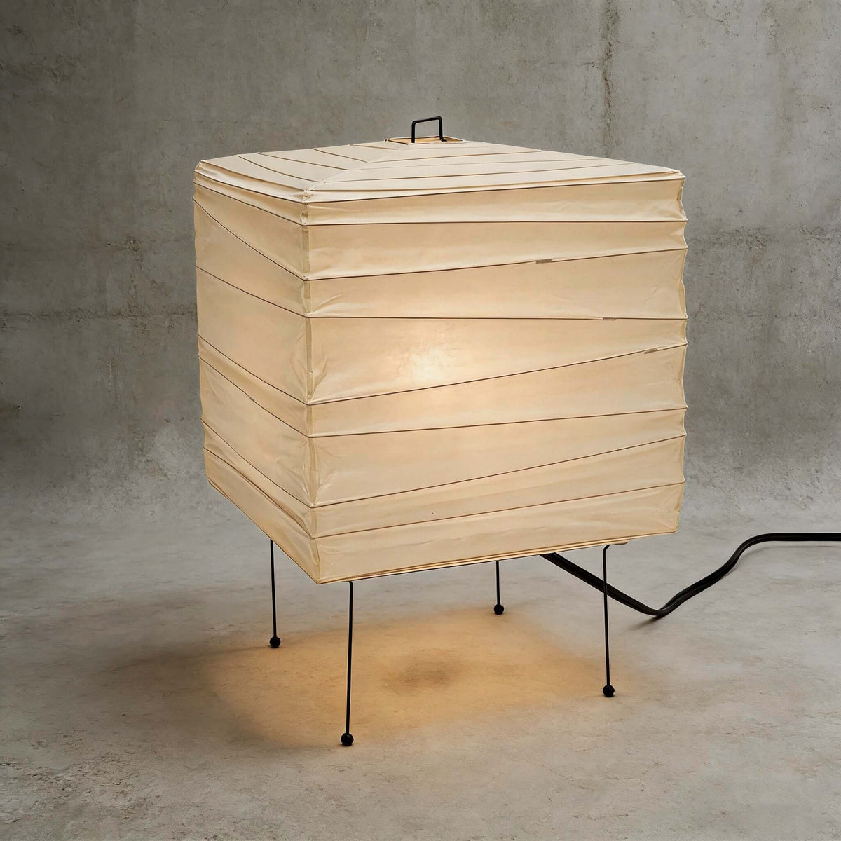 Geometrische Papierwürfel-Lampe mit Drahtgestell für Schlafzimmer, Schreibtisch, Nachttisch, Wohnzimmer, Büro, handgefertigte Ambientebeleuchtung, minimalistischer Akzent 9×15 | Thomler