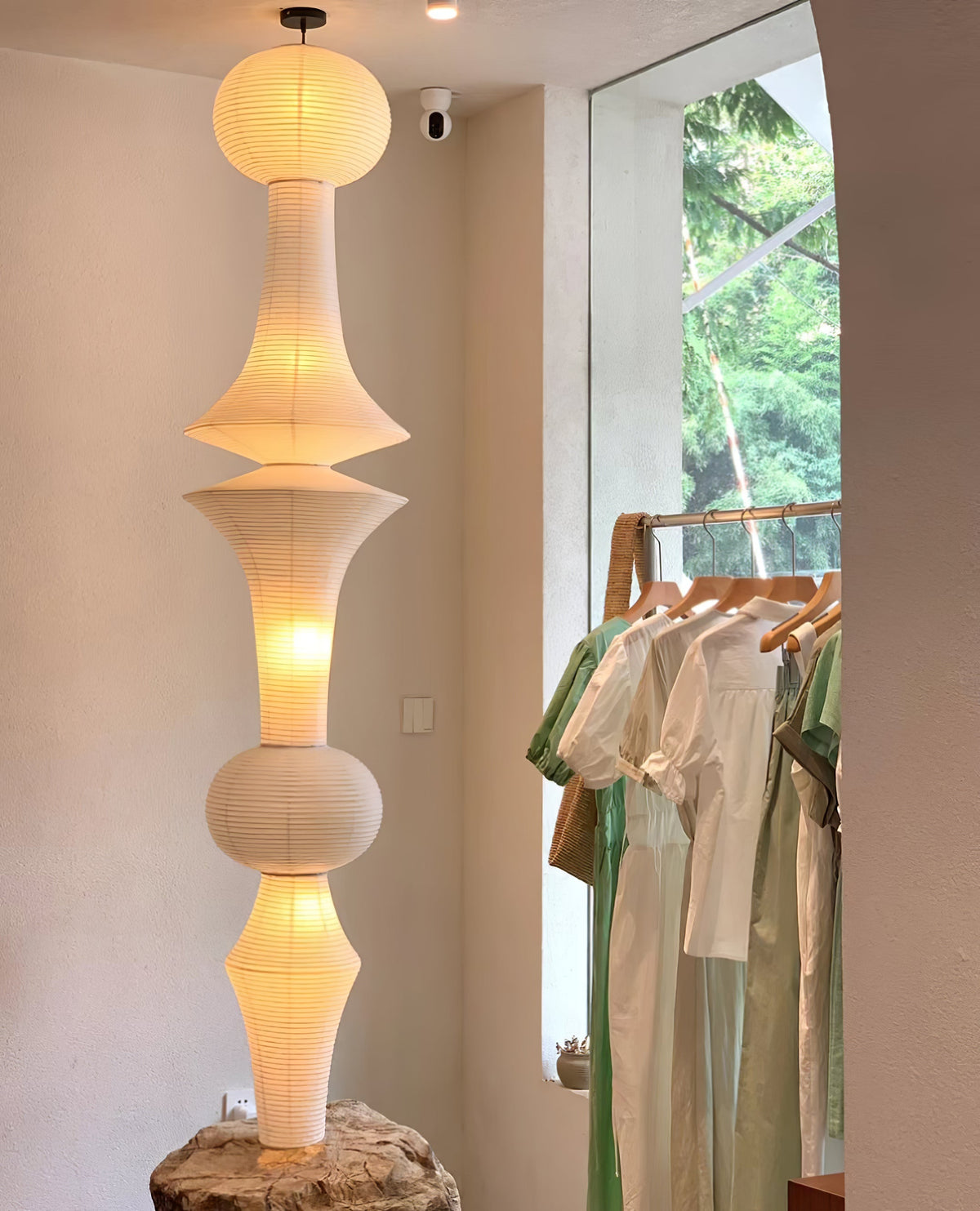 Lámpara de techo artesanal de papel con pantalla cilíndrica blanca, luminaria colgante con casquillo E26/E27 para dormitorio, sala de estar y comedor, luz ambiental moderna | Thomler